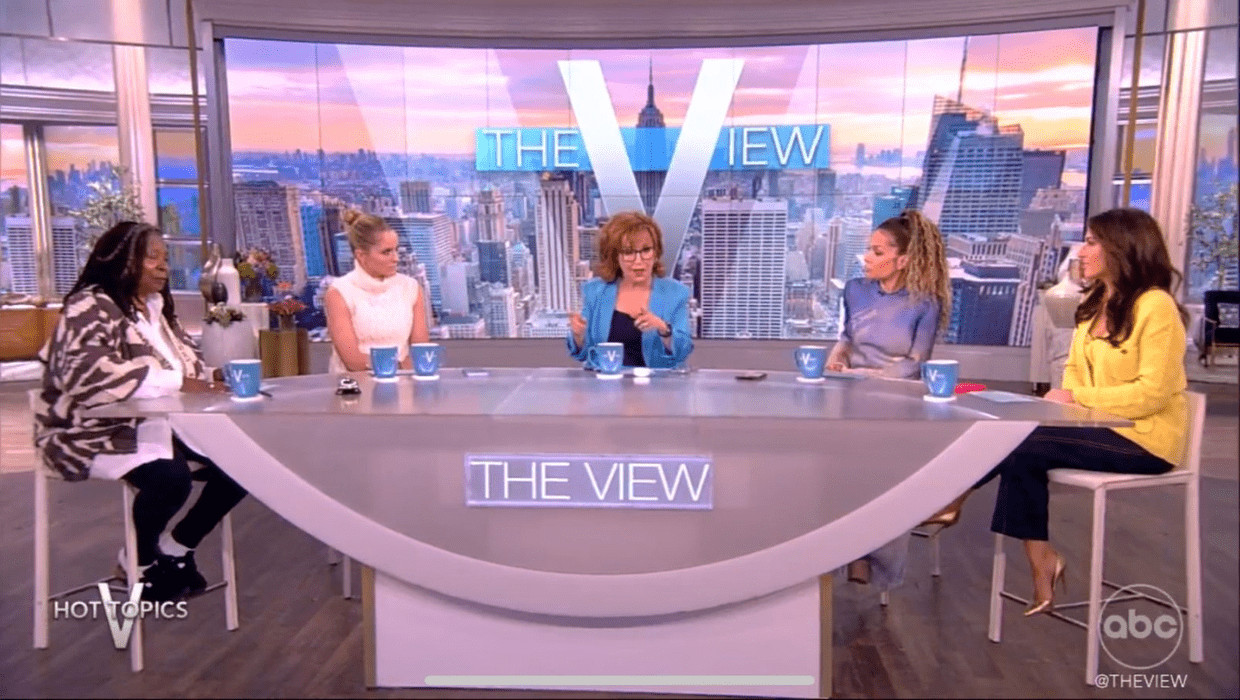 'The View' hosts discussing Hot Topic during Wednesday episode (@theview/Twitter)