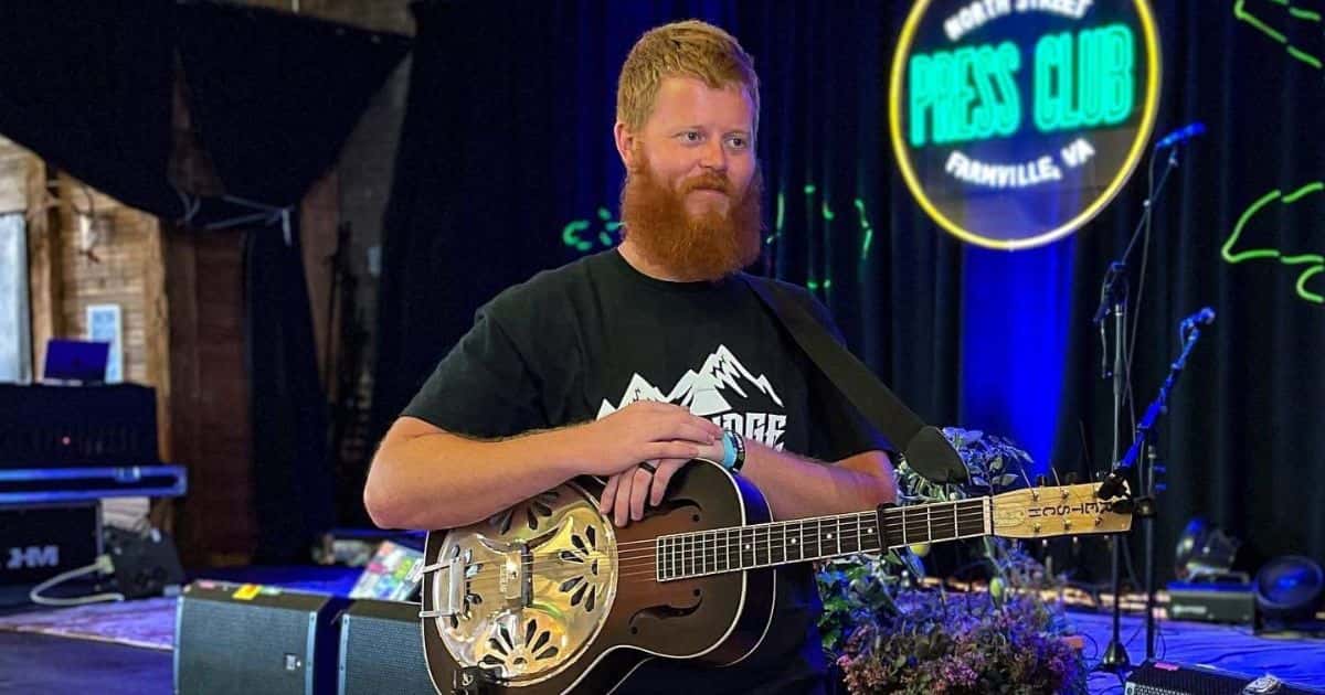 Oliver Anthony reportedly earns around $40,000 per day from sales and streams of his music (Oliver Anthony Music/Facebook)