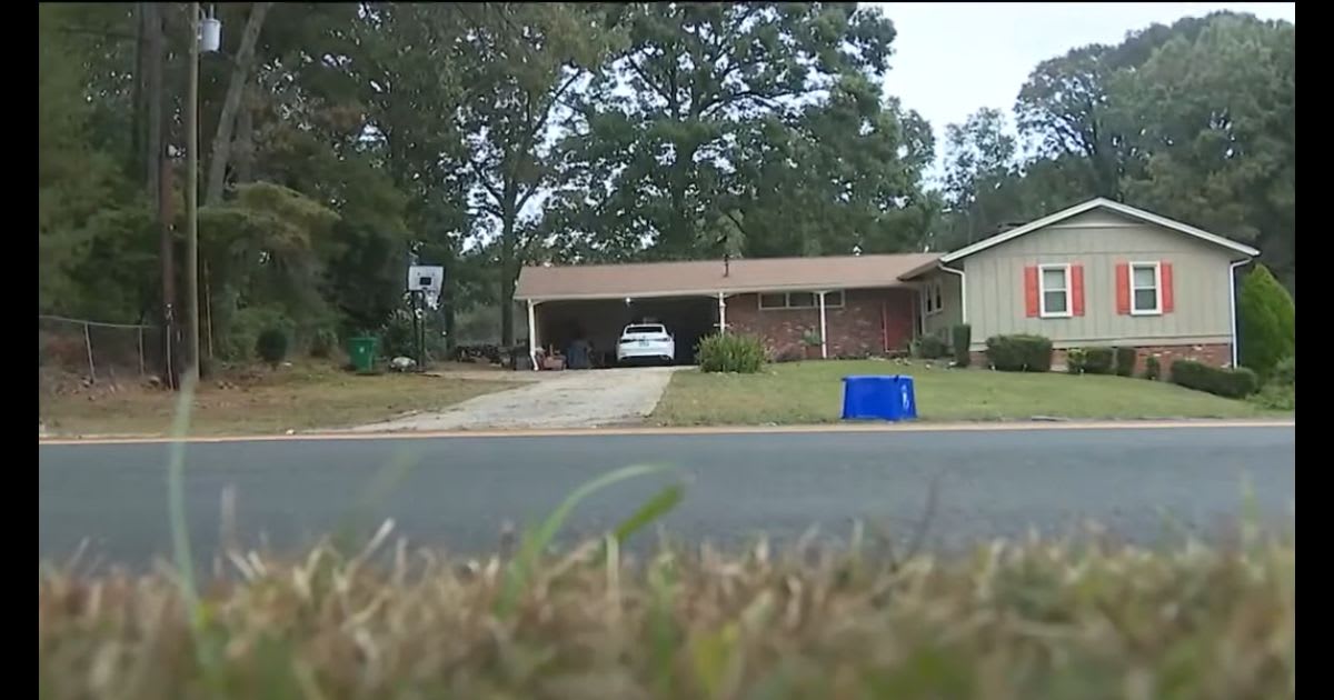 The driveway on Kelley Chapel Road where Raesha was murdered on October 11, 2023. (FOX 5 Atlanta/YouTube)