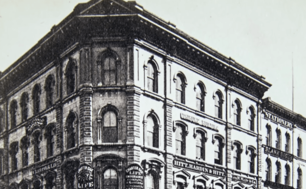 Dry weather and an abundance of wooden buildings, streets and sidewalks made Chicago vulnerable to fire (@wttw/Youtube)