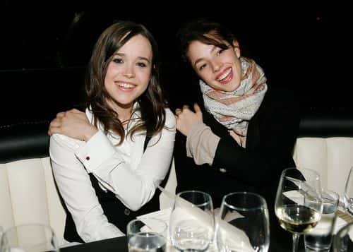 Actresses Ellen Page (L) and Olivia Thirlby attend the Fox Searchlight Pictures' Oscar and Independent Spirit Award nominees party held at the STK-LA restaurant February 22, 2008 in Los Angeles, California.
