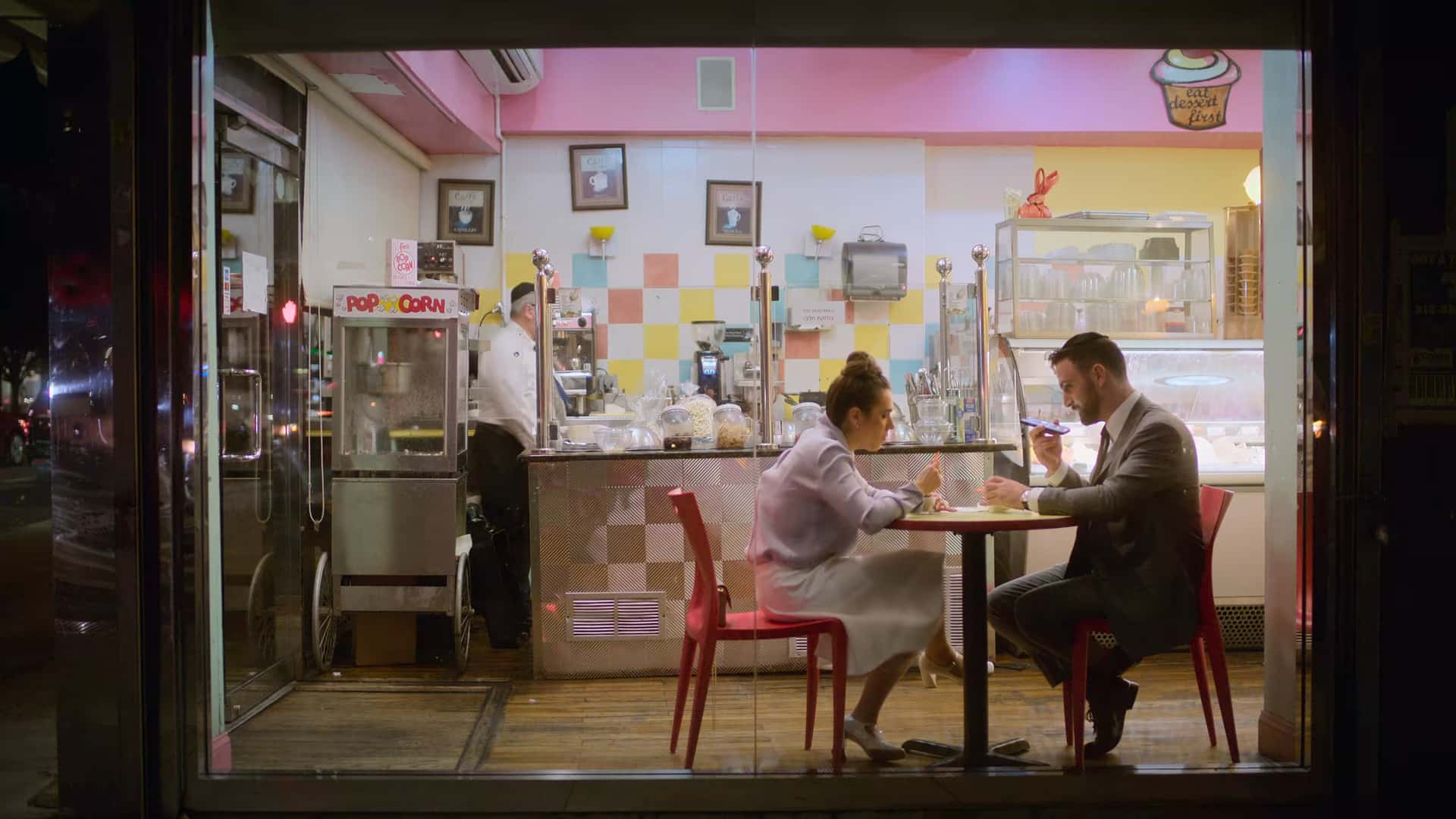 Fay Brezel and Shaya on a date in 'Jewish Matchmaking' (Netflix)