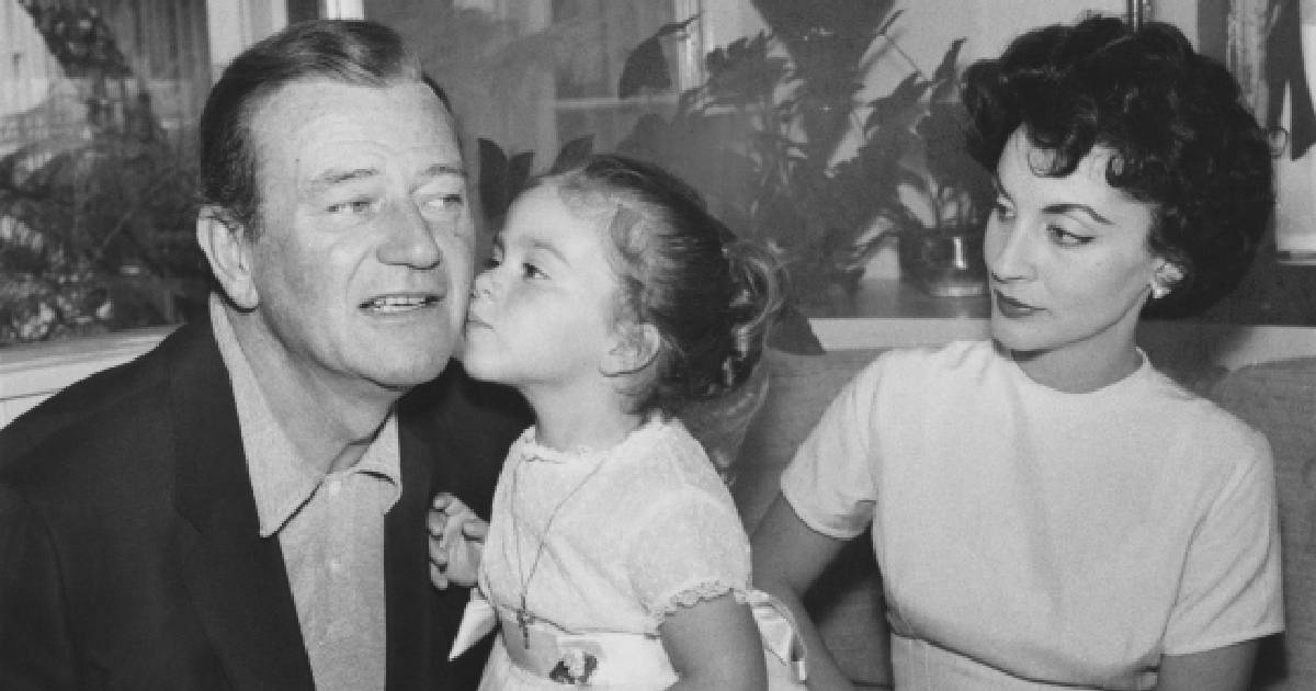 John Wayne was taller than wife Pilar Pallete (Getty Images)