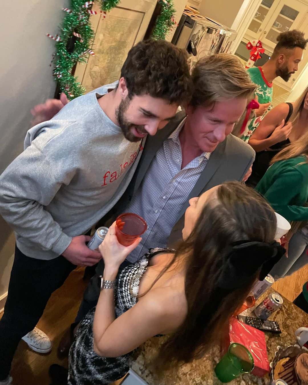 'Love Is Blind' Season 3 star Cole Barnett chatting to a mystery girl (Instagram/@colebrennanbarnett)