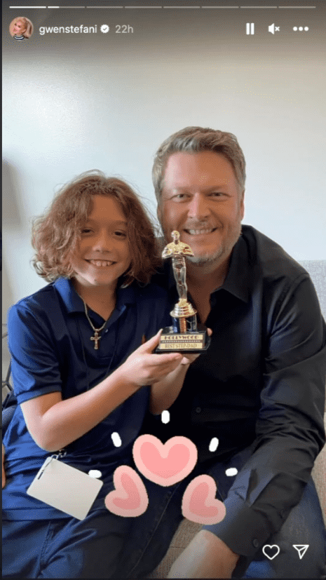 'The Voice' coach shares a photo of Blake Shelton with her youngest son Apollo (Instagram/@gwenstefani)