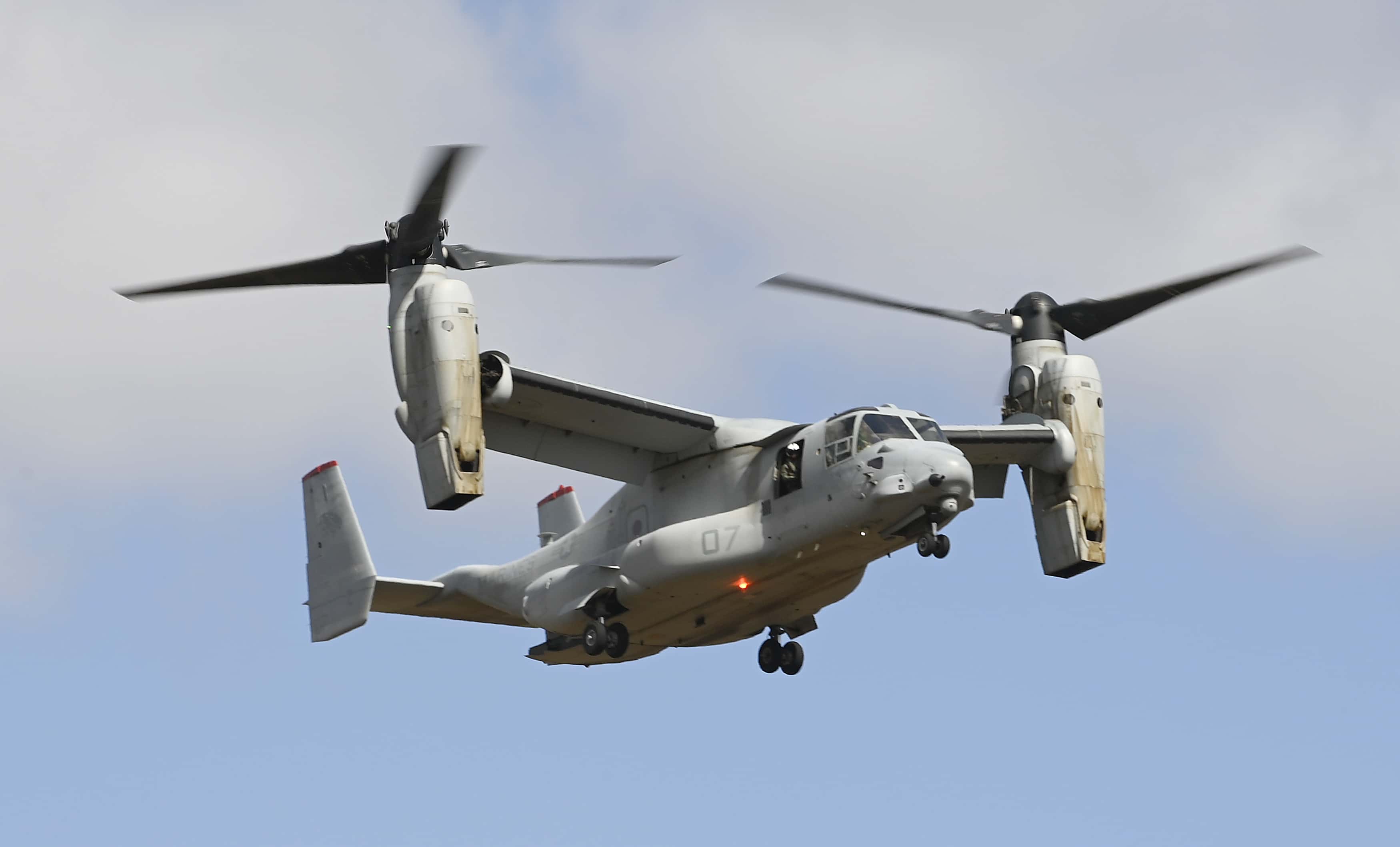 TOWNSVILLE, AUSTRALIA - JULY 27: A V-22 Osprey from MRF-D (Marine Rotational Force Darwin) comes int