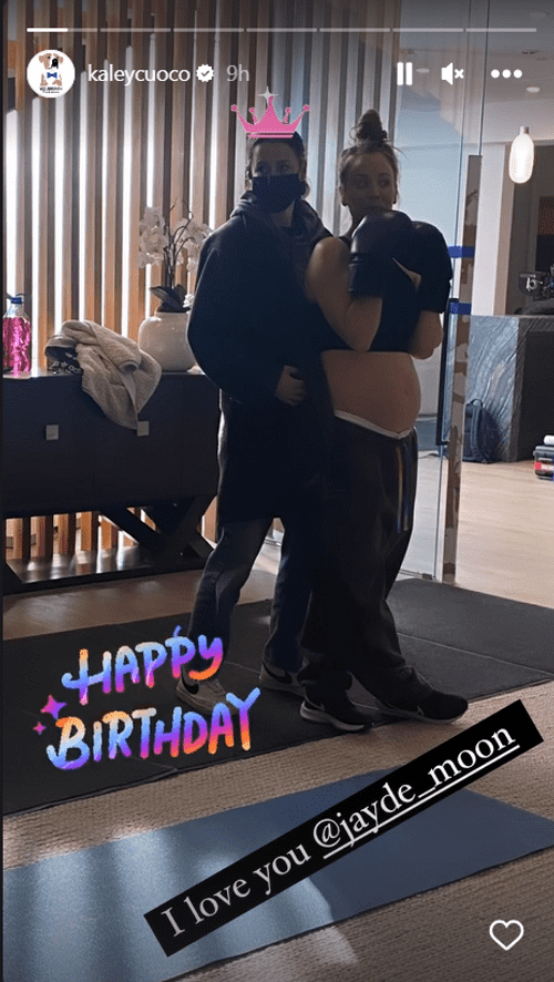 Kaley showed off her baby bump in her Instagram stories in a picture posted for her stylist Jayde Moon's birthday. (@kaleycuoco/Instagram)