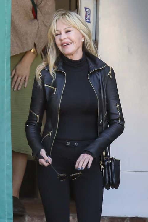 Melanie Griffith doesn’t age a day and she proved it right when she stepped out for a lunch date with a friend on Monday, February 06 (backgrid)