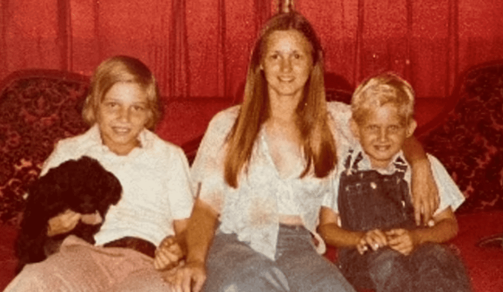 Linda Slaten, 31, with her two sons (Lakeland PD)