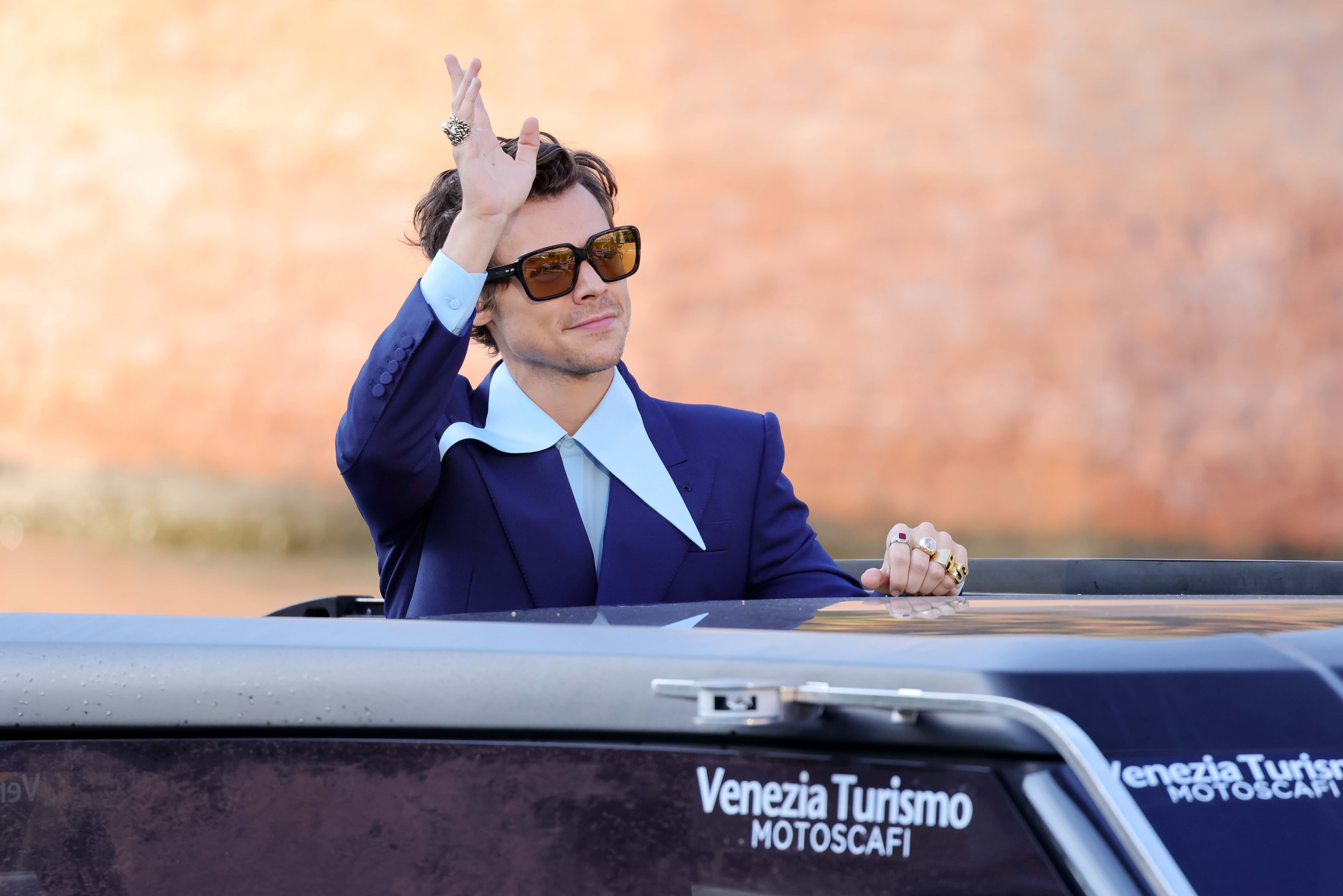 Harry Styles arrives at the Hotel Excelsior during the 79th Venice International Film Festival on September 05, 2022 in Venice, Italy.