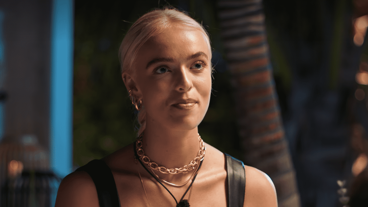 'Too Hot to Handle' Season 5 star Elys Hutchinson talks about her parents (Netflix)