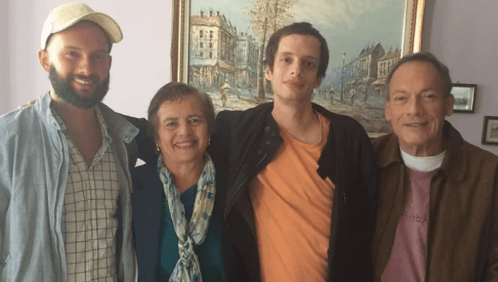 Nohema and Paul Graber (R) with their family (GoFundMe)