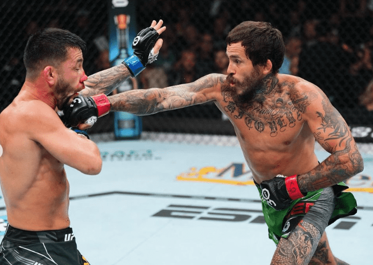 Joe Rogan continued to praised Munhoz despite Vera showing greater control of the fight (@chitoveraufc/Instagram)