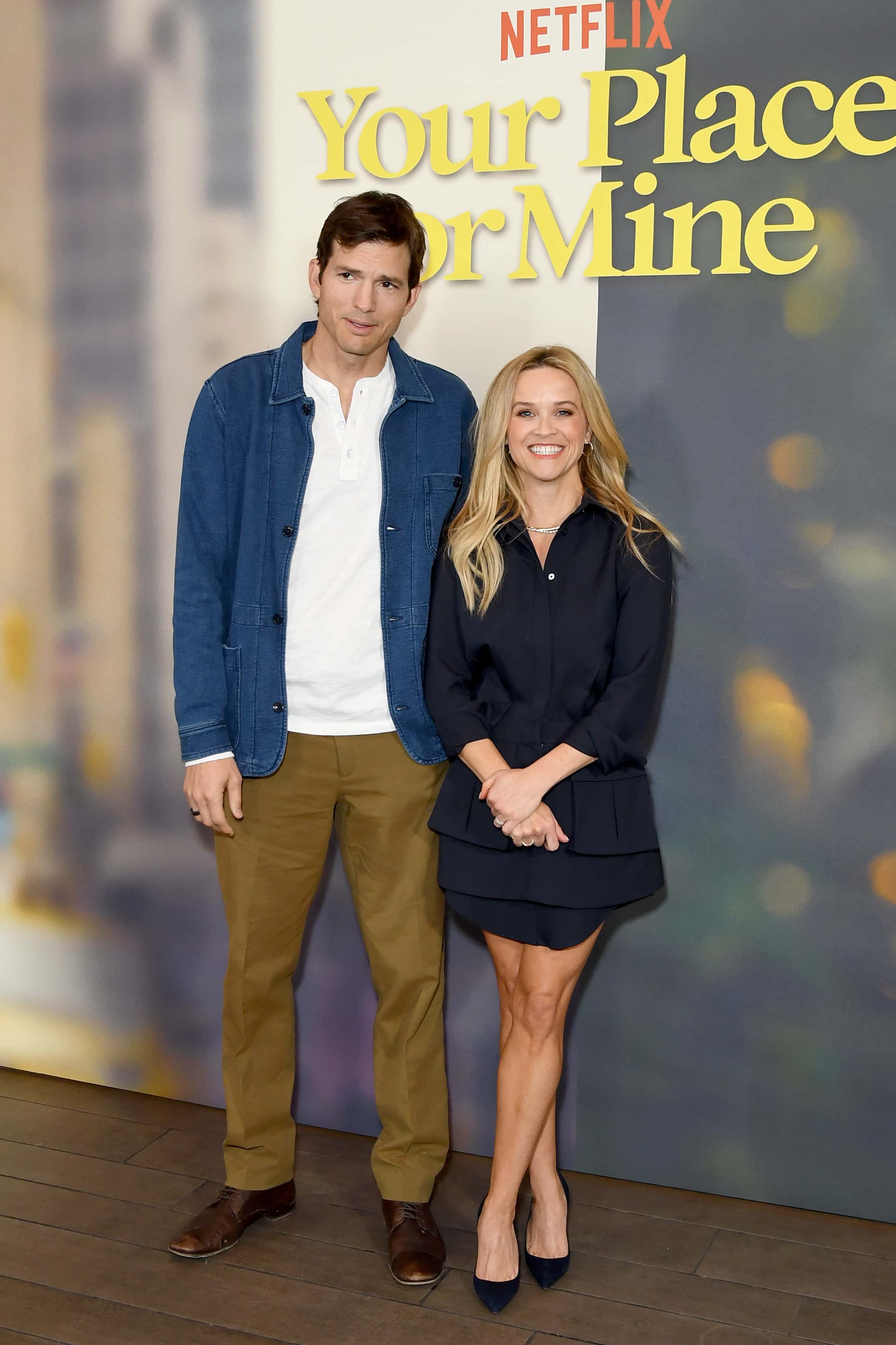 LOS ANGELES, CALIFORNIA - JANUARY 30: (L-R) Ashton Kutcher and Reese Witherspoon attend the Photocal