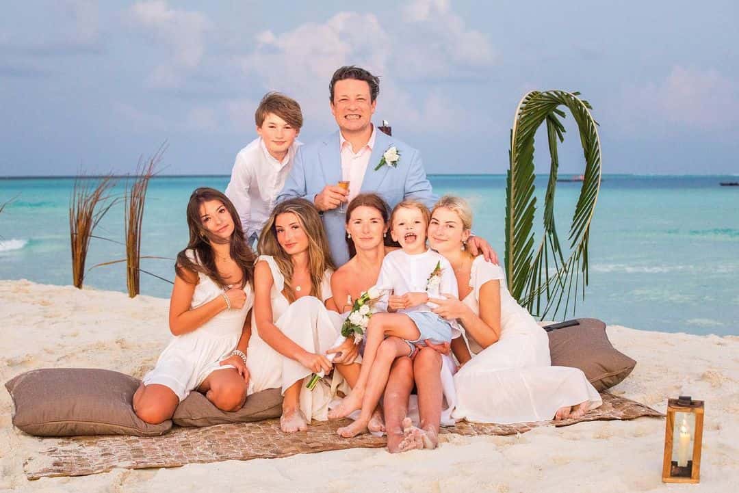 The couple share children River Rocket and Daisy Boo Pamela, Petal Blossom Rainbow, Buddy Bear Maurice and Poppy Honey Rosie (jamie/oliver/Instagram)

