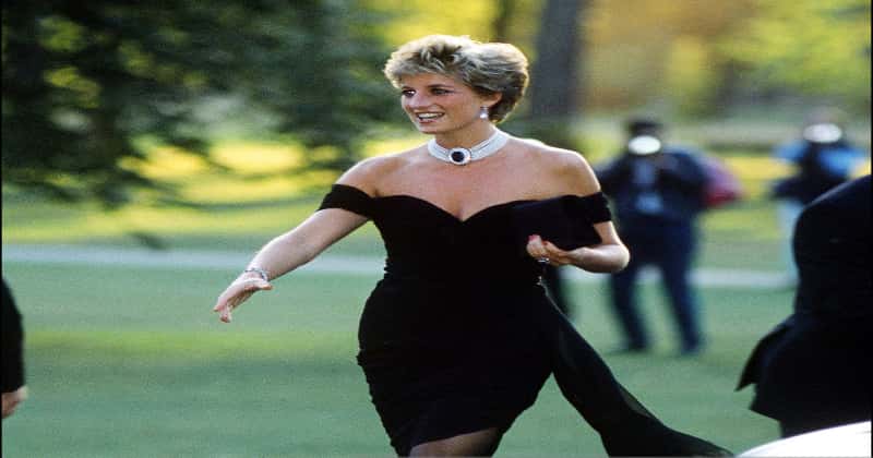 Princess Diana (1961 - 1997) arriving at the Serpentine Gallery, London, in a gown by Christina Stambolian, June 1994. (Photo by Jayne Fincher/Getty Images)