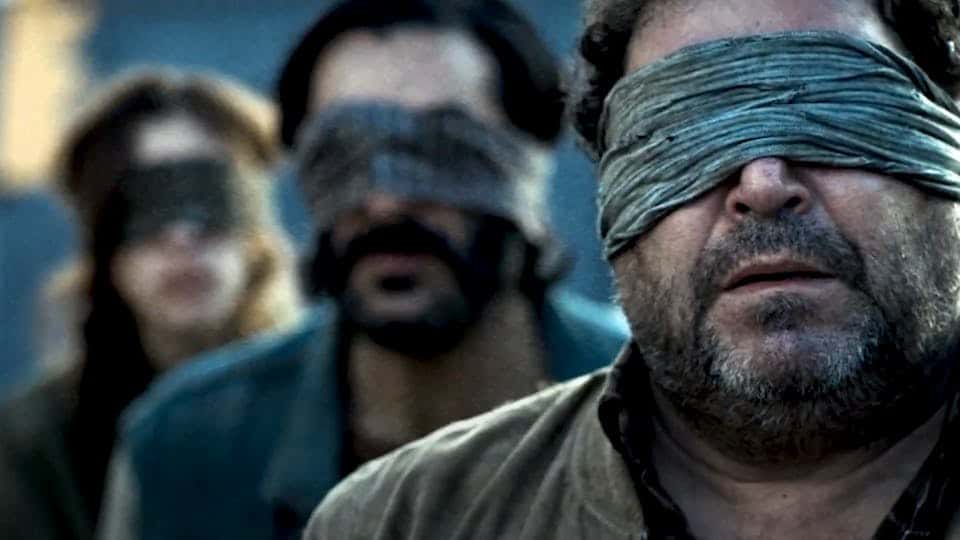 A still from 'Bird Box: Barcelona' (Netflix)