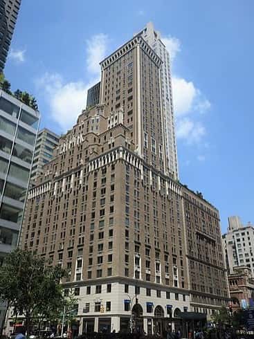 Trump Park Avenue where Ivanka Trump owned a flat (Wikipedia)