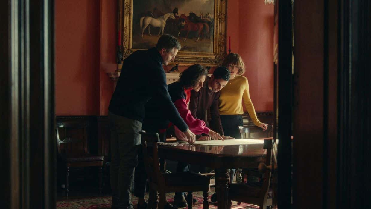 Richard Armitage as William Farrow, Indira Varma as Ingrid, Rish Shah as Jay Farrow and Charlie Murphy as Anna Barton in 'Obsession' (Netflix)