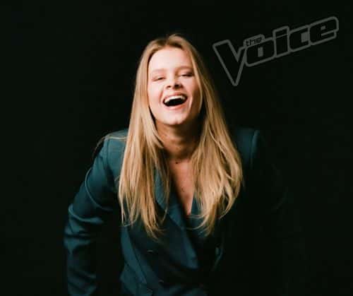 Allie Keck chose team Kelly (Instagram/alliekeckmusic)