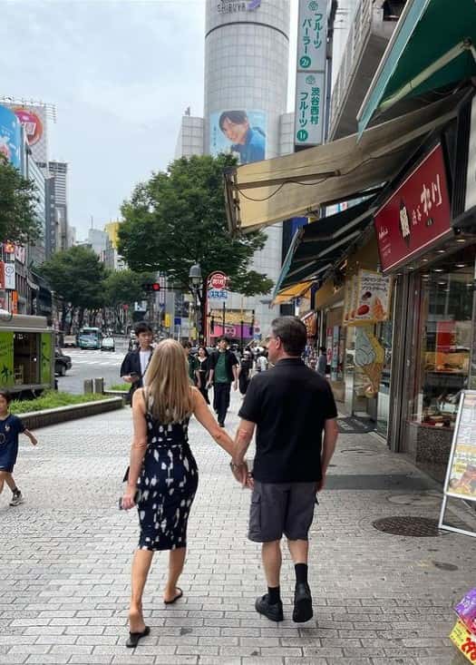 Bianca's parents exploring the streets of Tokyo (Instagram/@angelinacensori)
