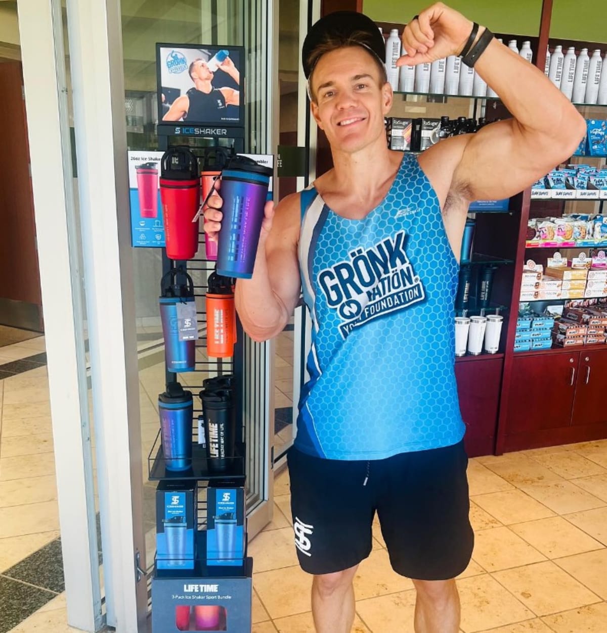 Chris Gronkowski's height is shorter than Dan Gronkowski's height (chrisgronkowski/Instagram)