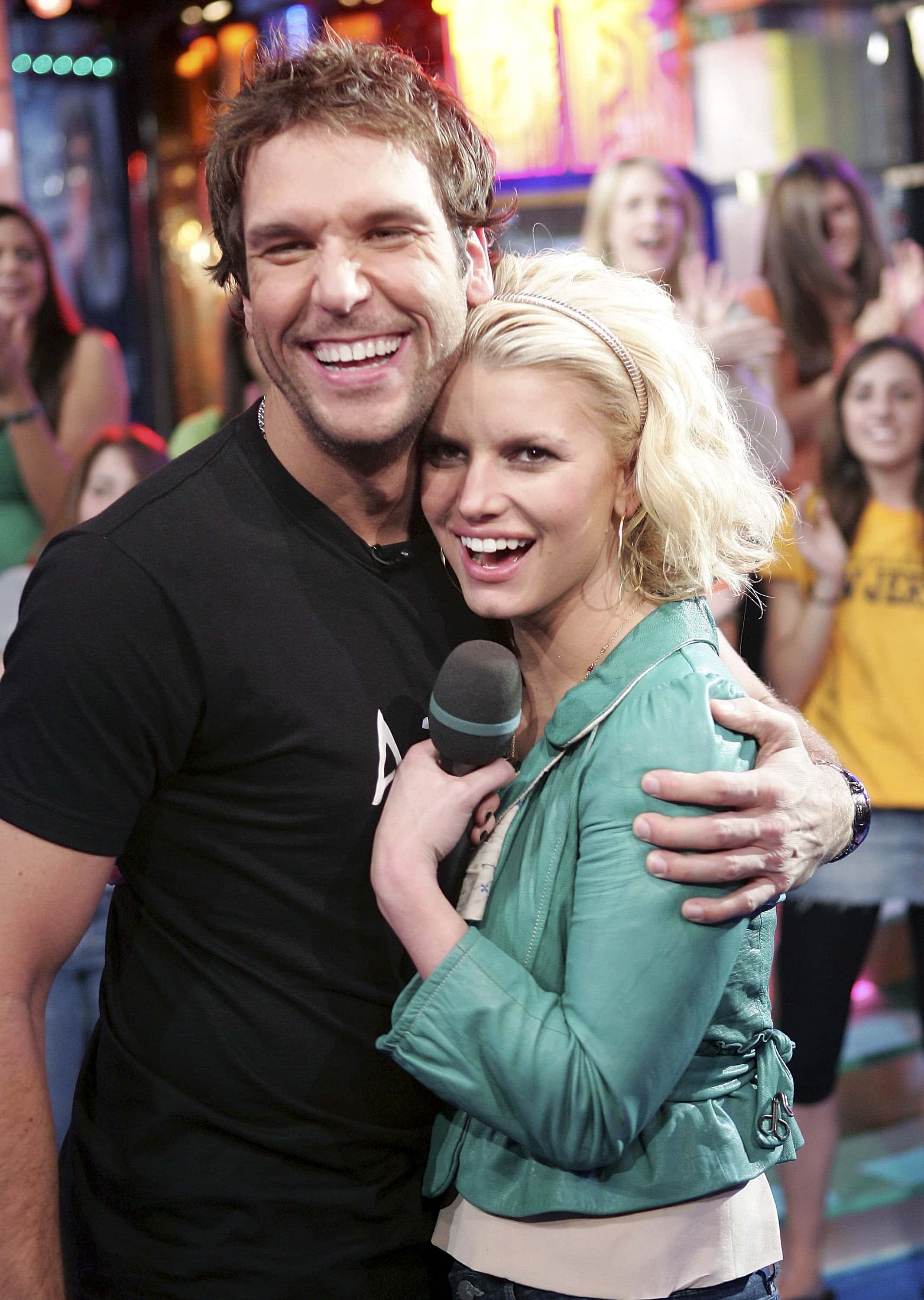 (U.S. TABLOIDS OUT) Singer/actress Jessica Simpson and comedian/actor Dane Cook co-host MTV's Total Request Live at MTV Studios, October 4, 2006 in New York City.