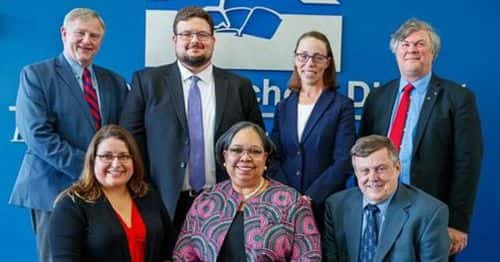 School board members 
Top (L-R)Dave Donley, Carl Jacobs, Kelly Lessens, Andy Holleman.
Bottom(L-R) Dora Wilson, Margo Bellamy, Pat Higgins