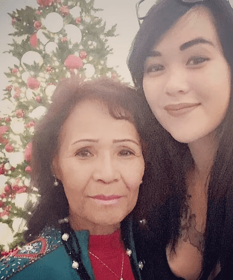 Whitney Simmonds and her mother (Elyxadra Rettew/Instagram)