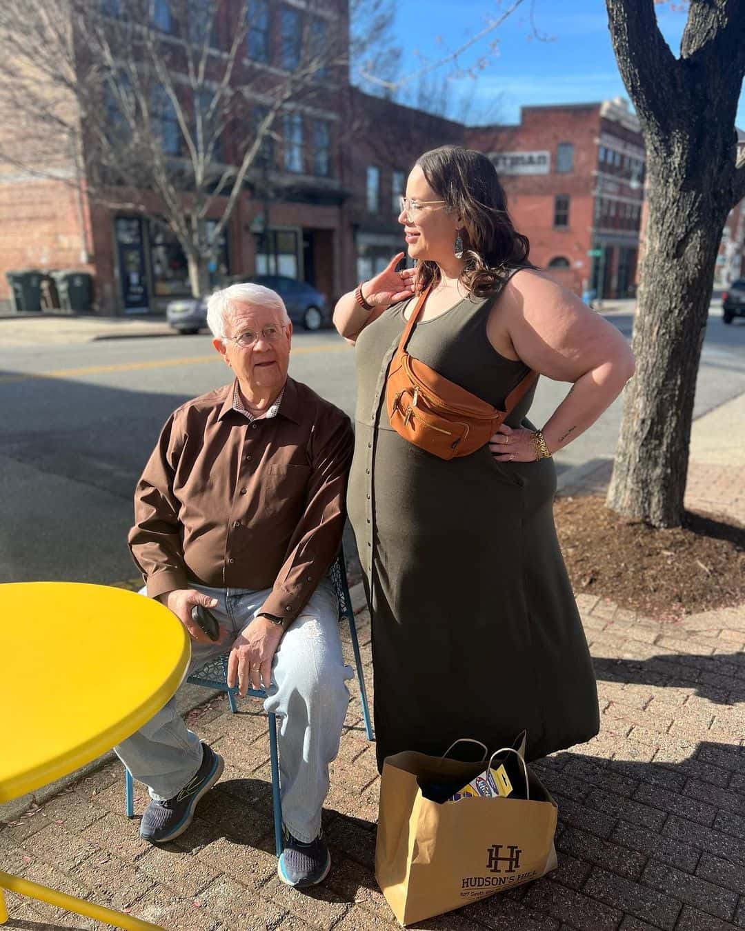 Whitney with her father, Glenn Thore. (Instagram/whitneywaythore) 