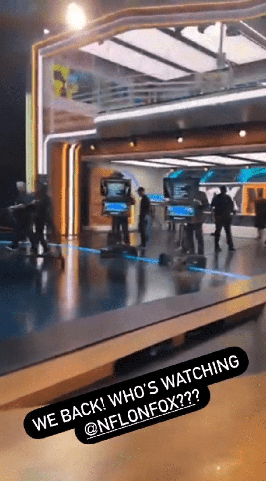 'GMA' Michael Strahan is back to hosting Sunday Night Football again on Fox (@michaelstrahan/Instagram)