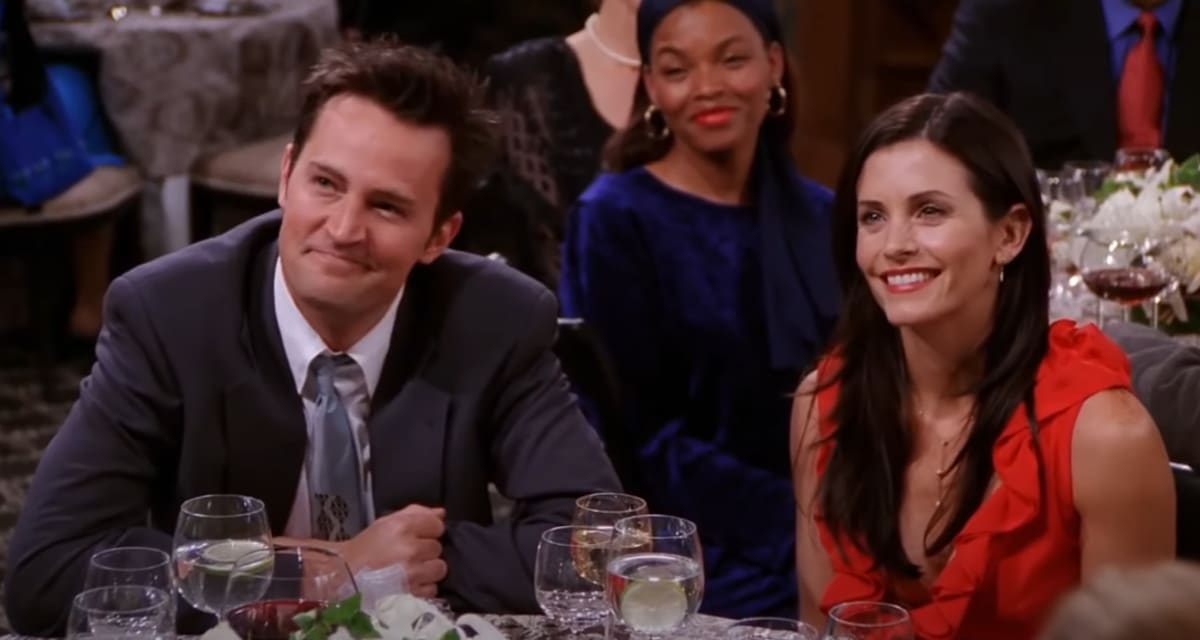 Matthew Perry and Courtney Cox in season 7, episode 23 of 'Friends' 'The One with Monica and Chandler's Wedding: Part 1' (NBC)