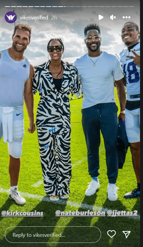 Nate Burleson with Minnesota Vikings players (@vikesverified/Instagram)