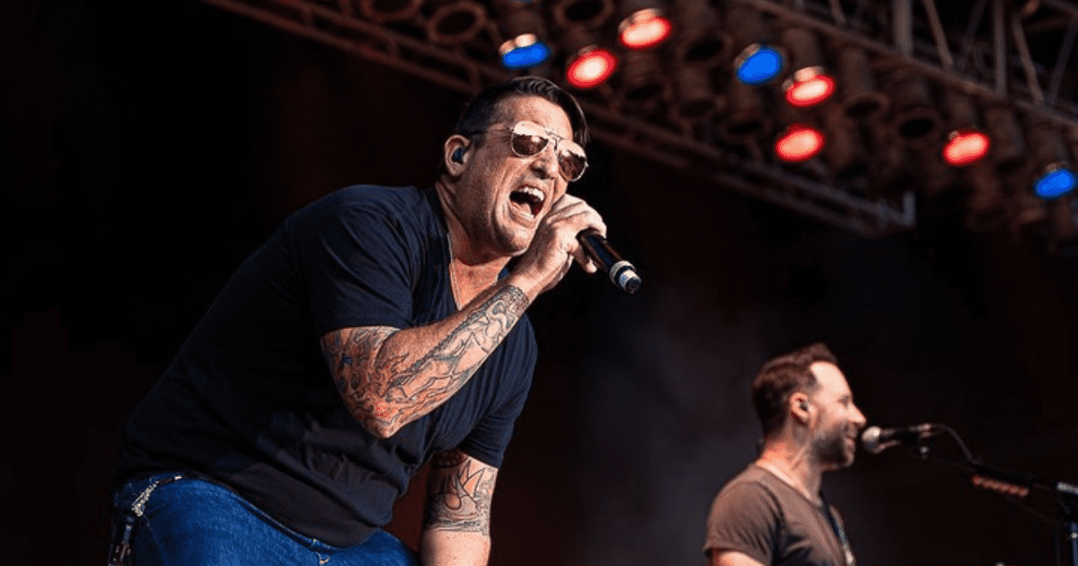 In Guadalajara, Mexico, Zach Goode made his Smash Mouth debut in May 2022 in front of 40,000 spectators (Instagram/smashmouthofficial)