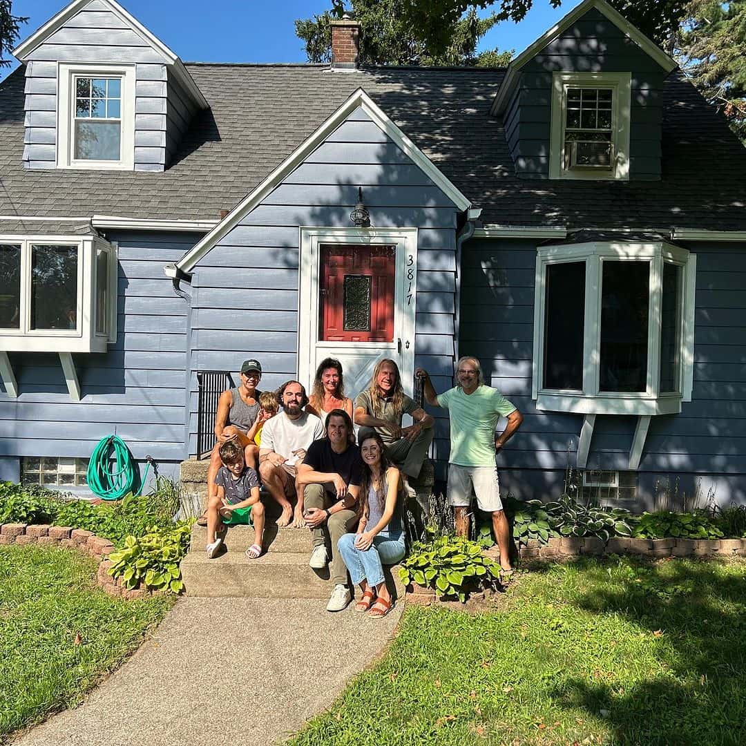 'GMA' host Ginger Zee with friends and family in Michigan for her vacation (@ginger_zee/Instagram)