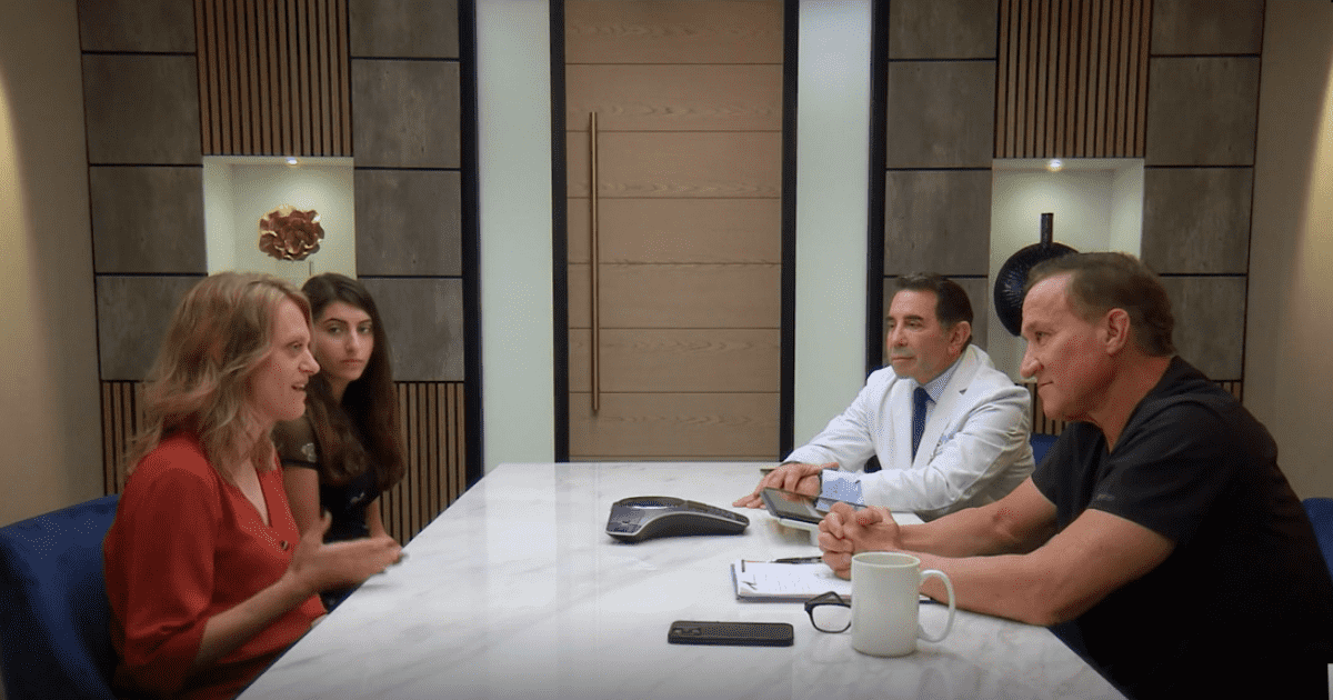 Sandra with her daughter, Kayla visited 'Botched' surgeons, Dr Terry Dubrow and Dr Paun Nassif (E!Entertainment)