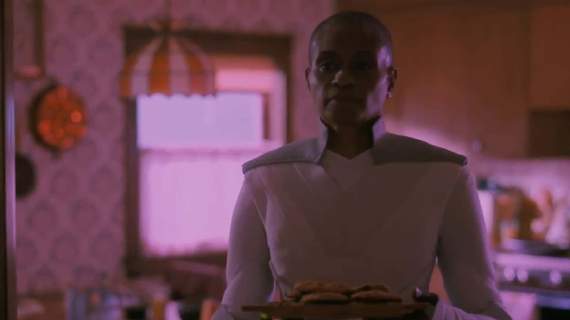 Paper Girls Ep 8 Adina Porter Prioress !