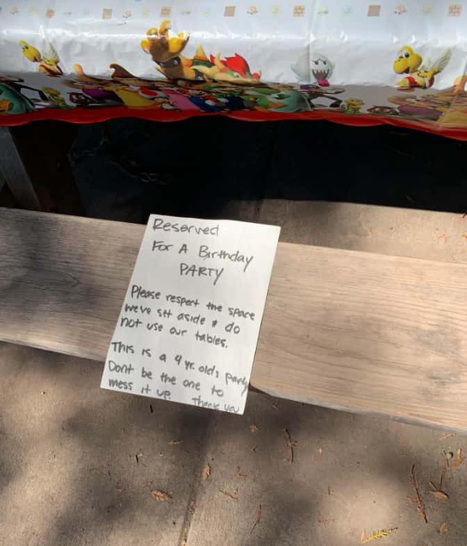 The note has been highly criticized by Redditors (Reddit/ @