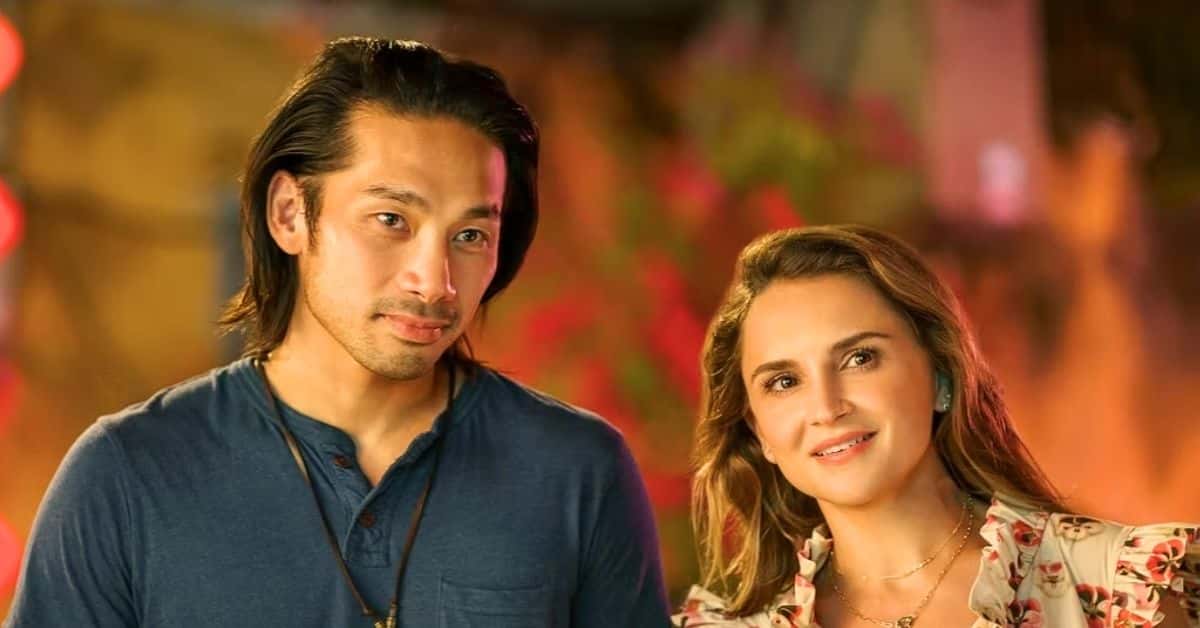 Rachael Leigh Cook (She’s All That) and Scott Ly in ' A Tourist's Guide To Love) 
( Netflix) 