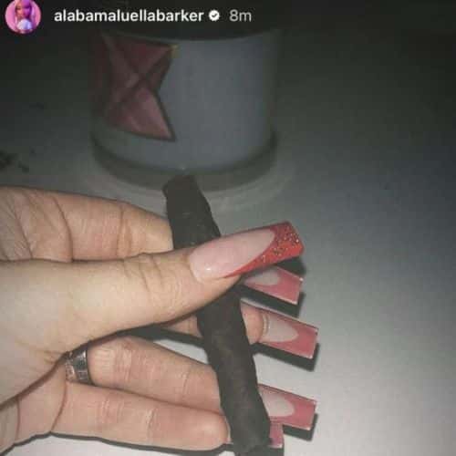 Alabama flaunting her joint on Instagram. (@alabamaluellabarker/Instagram)