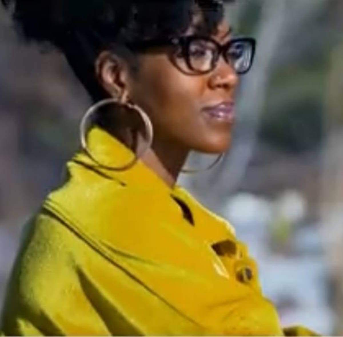 Lauren shares that her dating life in Denver so far, has never been 