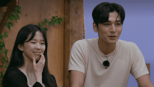 'Single's Inferno' Season 2 cast Lee So-e and Kim Se-jun (Netflix)