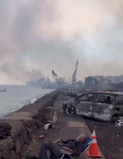 Destroyed Front Street (X/@nohea_d)