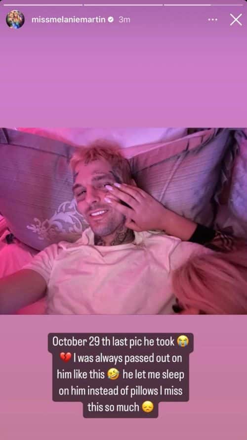 Aaron Carter's last photo has him smiling and happy. (Photo: @missmelaniemartin/Instagram)