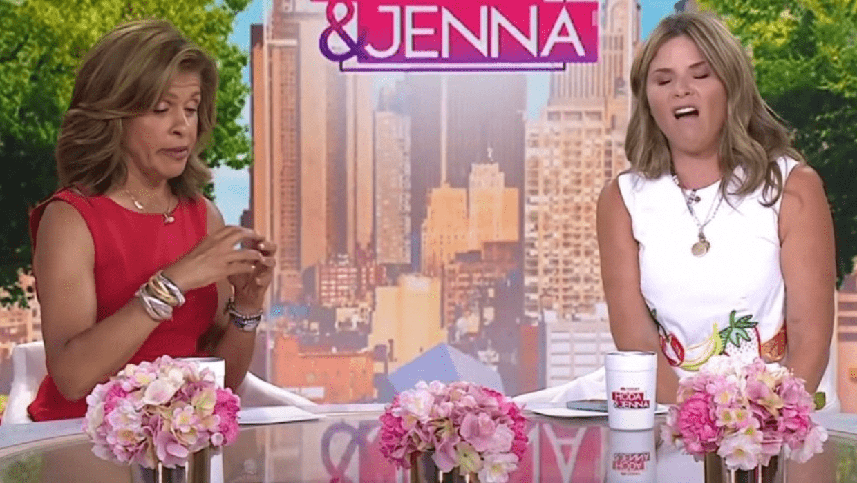 Jenna Bush Hager disagrees with Hoda Kotb's ritz crackers habit in bed (@hodaandjenna/YouTube)