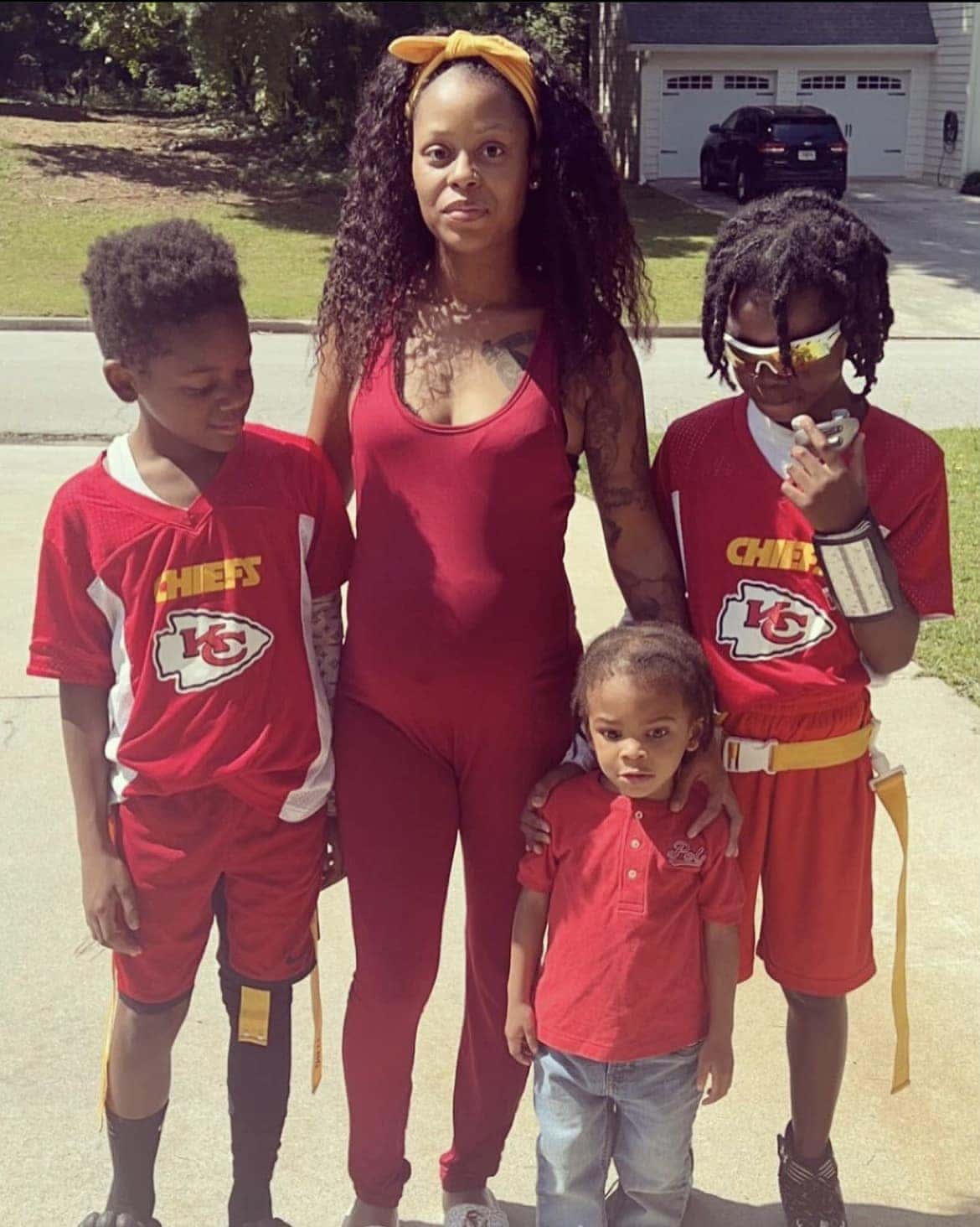 Imani Roberson with her three children (Cody Alcorn/Facebook_