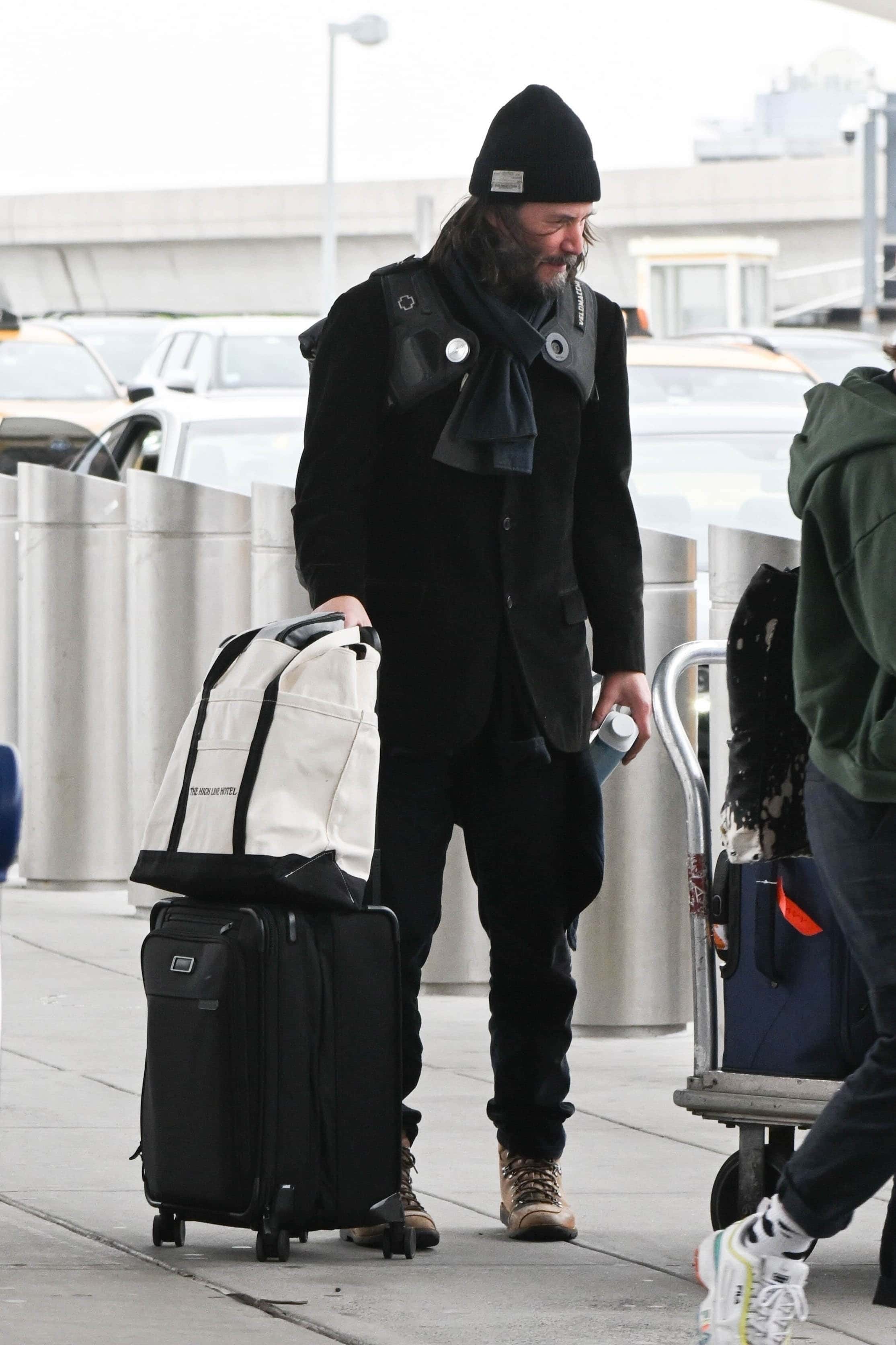 Keanu will reprise his role as supernatural exorcist and demonologist John Constantine in Constantine 2 (Backgrid)