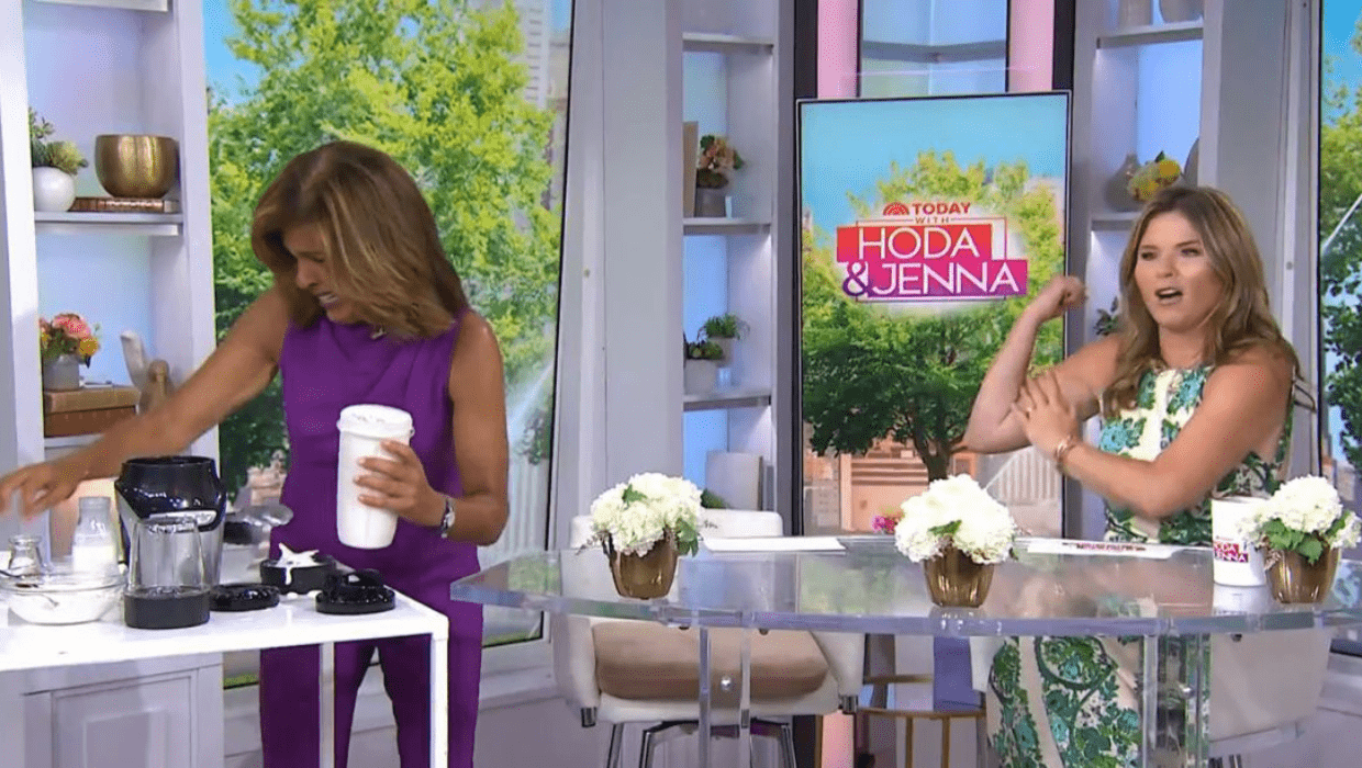 'Today' host Hoda Kotb flaunts in sleeveless dress as she makes ice cream dupe on live show (@hodaandjenna/Twitter)