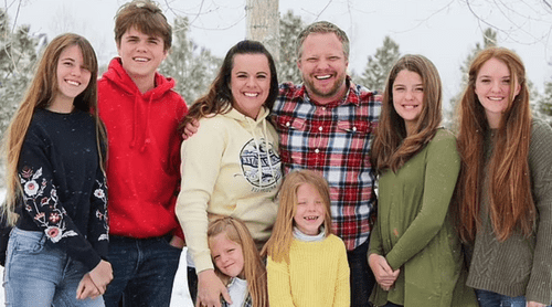 James and Angela Craig with their six children aged eight to 20 (Facebook)