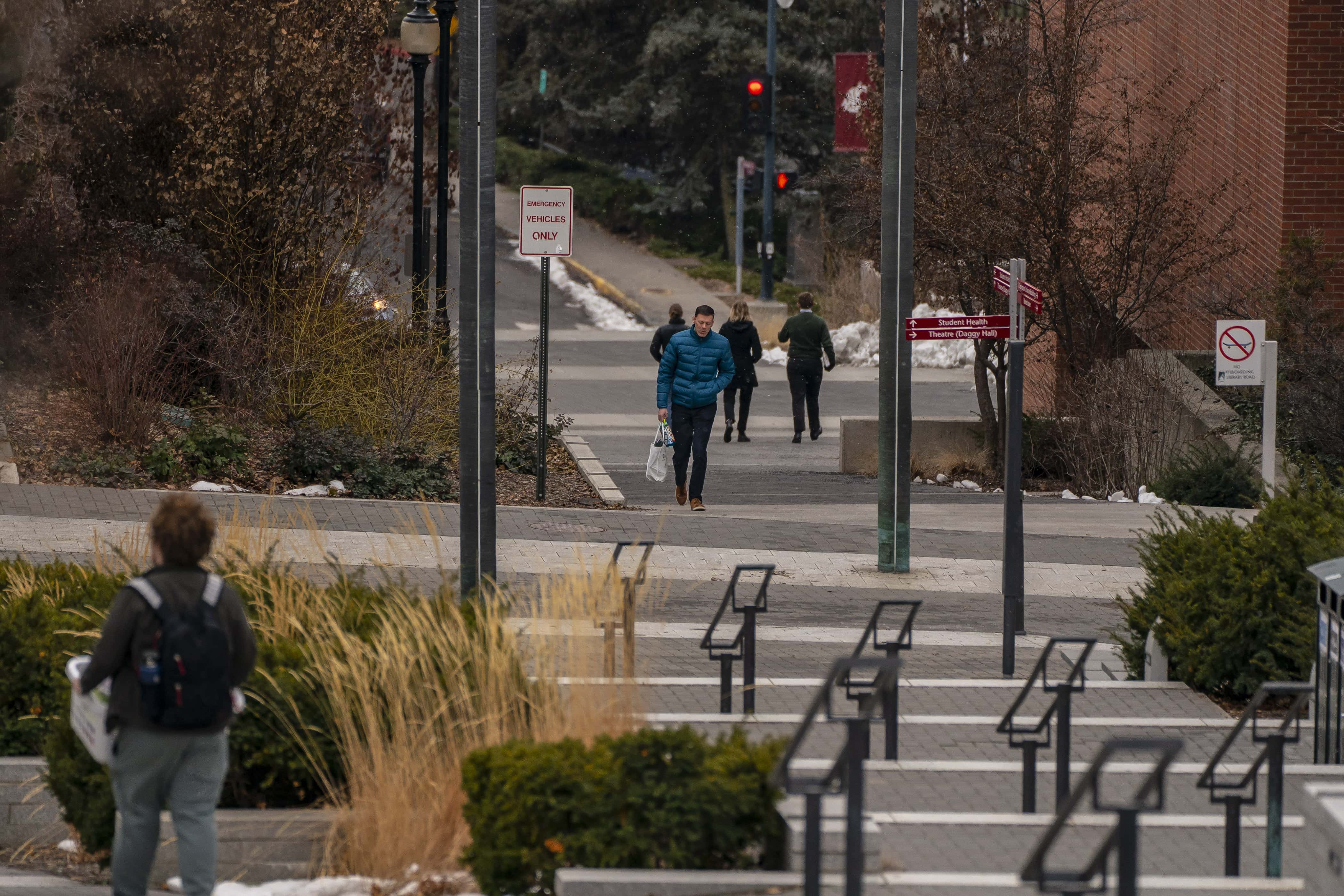 PULLMAN, WA - JANUARY 3: People walk on the campus of Washington State University, where the suspect in a Moscow, Idaho quadruple murder was a graduate student, on January 3, 2023 in Pullman, Washington. The suspect has been arrested in Pennsylvania for the murders of the four University of Idaho students. (Photo by David Ryder/Getty Images)
